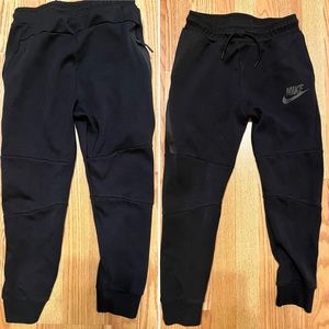 Boy’s Nike sweatpants